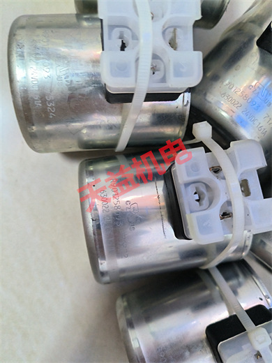 天益機(jī)電供應(yīng) 力士樂2024工業(yè)產(chǎn)品 "M-3SED6CK14 350CG205N9K4 P 1" "R901258093" "EFC3610-15K0-3P4-MDA-7P-NNNNN-NNNN" 